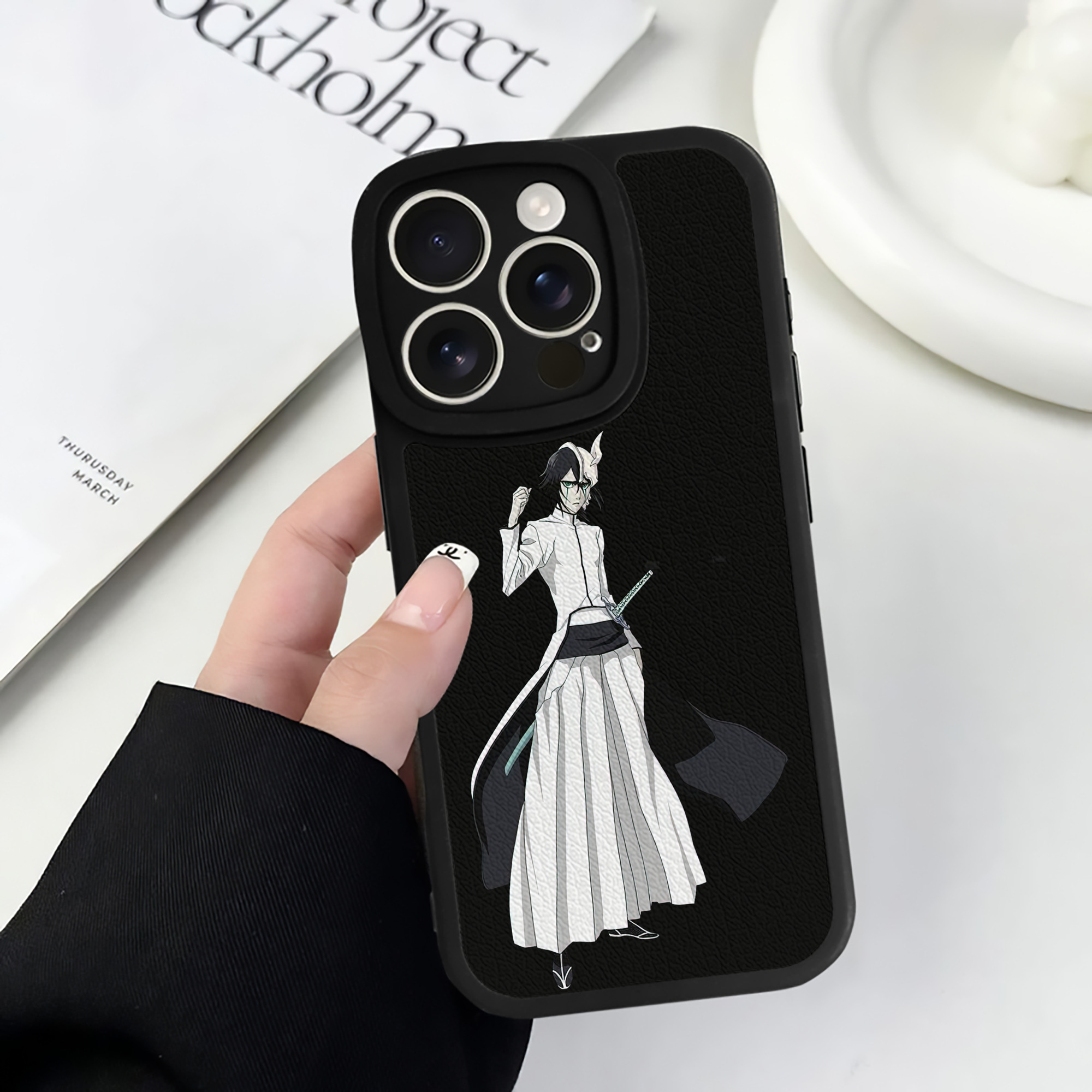 （画像用） ブリーチ ウルキオラ·シファー BLEACH Ulquiorra cifer 【iPhone 16シリーズ対応】シリコンスマホケース（レザー調） 材質：シリコン